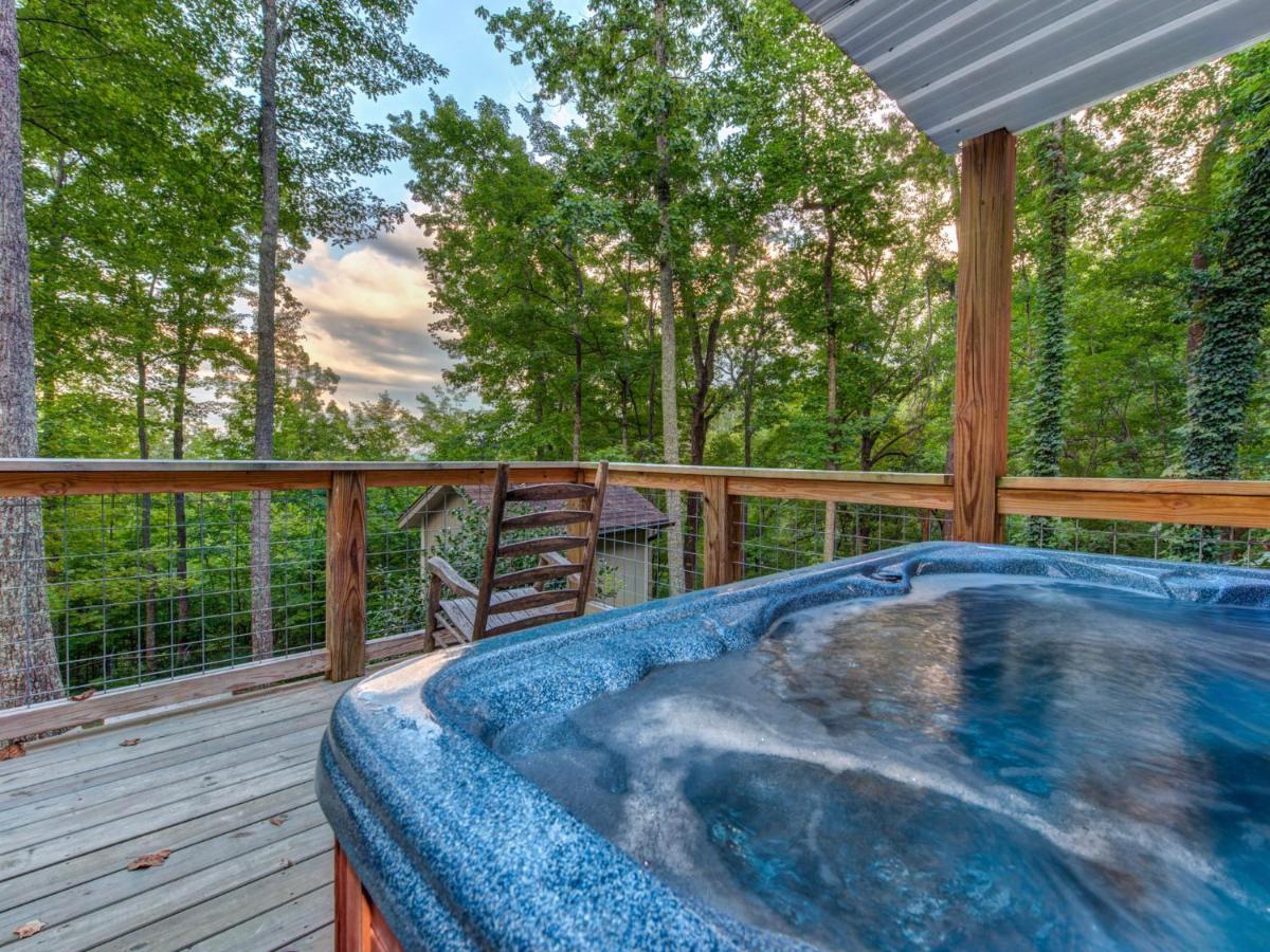 Bear View Chalet, 3 Bedroom, Pool, Pets, Arcades, Wifi, Hot Tub, Sleeps 12 Gatlinburg Exteriör bild
