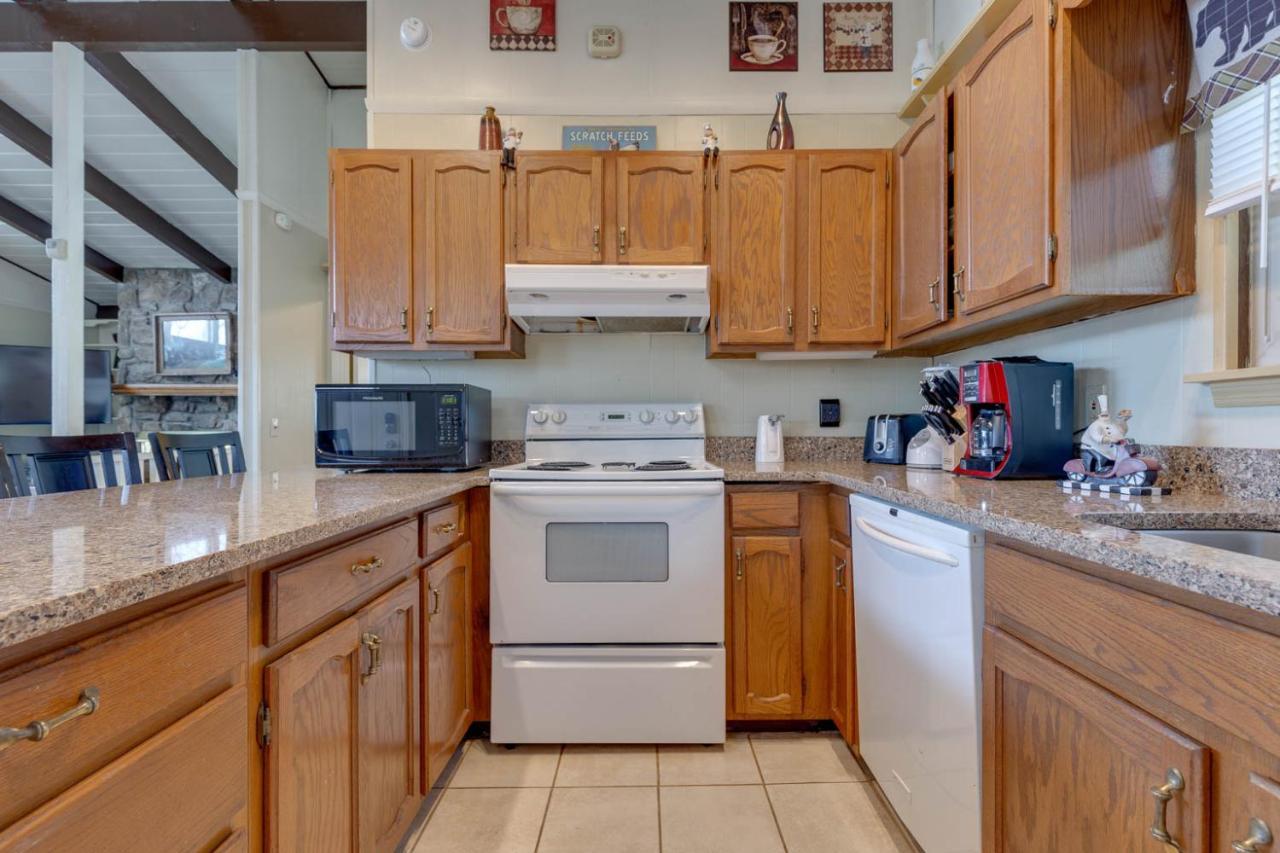 Bear View Chalet, 3 Bedroom, Pool, Pets, Arcades, Wifi, Hot Tub, Sleeps 12 Gatlinburg Exteriör bild
