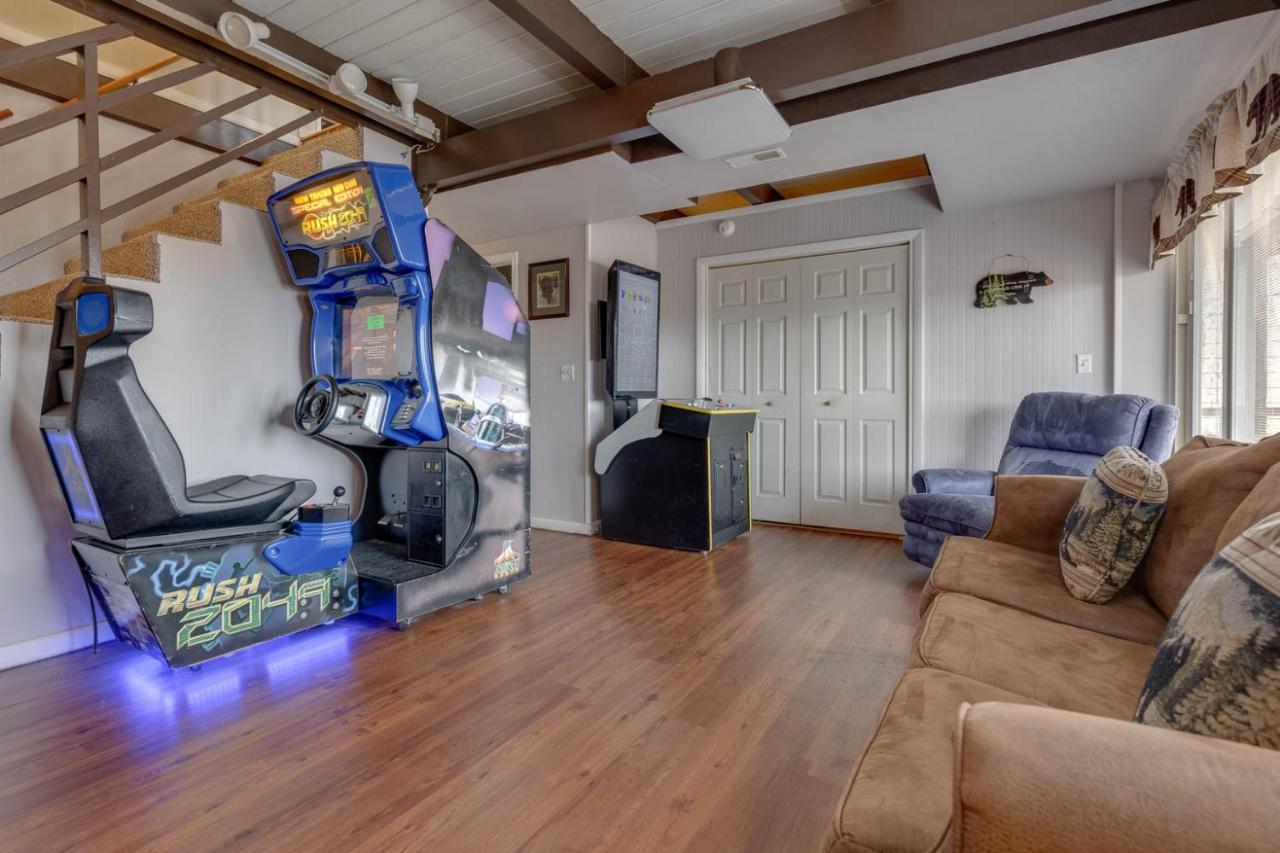 Bear View Chalet, 3 Bedroom, Pool, Pets, Arcades, Wifi, Hot Tub, Sleeps 12 Gatlinburg Exteriör bild